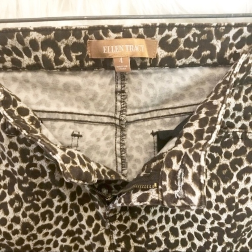 Ellen Tracy leopard ankle crop skinny jeans - Picture 2 of 8